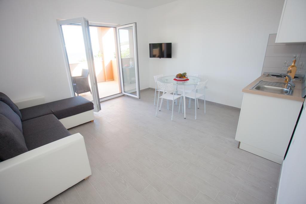 Apartments Marly Trogir Exterior photo